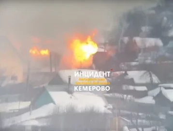 Фото: Стали известны подробности серьёзного пожара в Заводском районе Кемерова 1