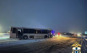 Семь человек пострадали в ДТП с автобусом в Новосибирской области