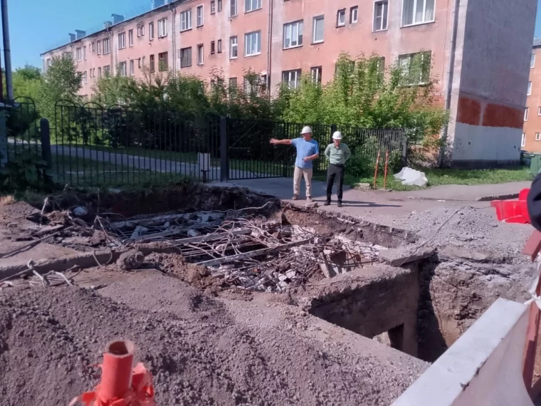 Фото: В Новокузнецке на улице Хитарова заменят трубопровод, которому 35 лет 6