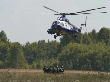 Фото: В Кузбассе десантирование спецназовцев с вертолёта Ми-8 сняли на видео 1