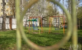«Состояние ужасающее»: кузбассовцы пожаловались на состояние детских площадок