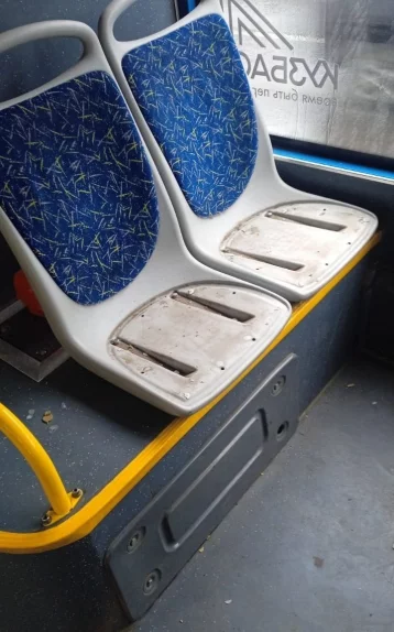 Фото: В Новокузнецке подростки-вандалы повредили автобус и попали на видео 1