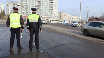 Фото: В Кемерове рейд ГИБДД выявил опасные автомобили такси 1