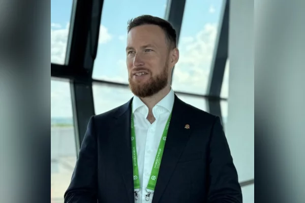 Управляющий директор аэропорта в Новокузнецке Кирилл Ермаков объявил об отставке