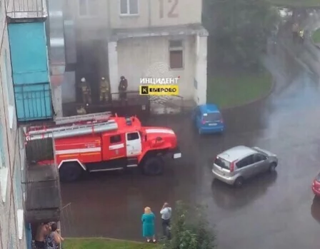Фото: В здании бывшей «Акватории» в Кемерове произошёл пожар 2