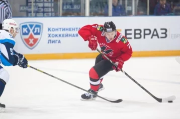 Фото: Кирилл Капризов за свой счёт установит в Кузбассе хоккейную коробку 1