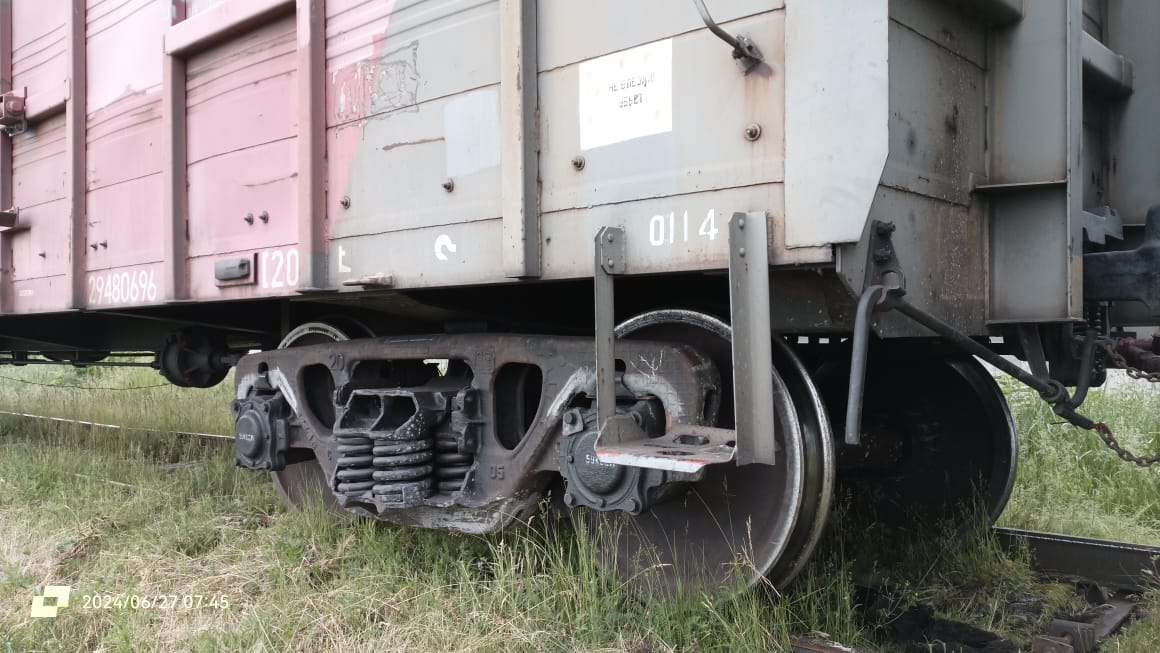 В Кузбассе 4 вагона поезда сошли с рельсов