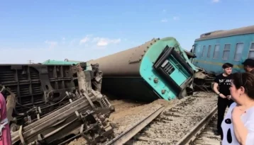 Фото: Крупная авария в Казахстане: пассажирский поезд сошёл с рельсов 1