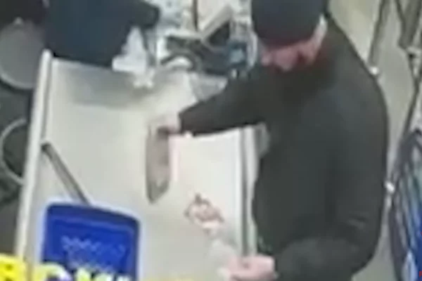 Новокузнечанин попытался похитить из магазина рыбу и виски