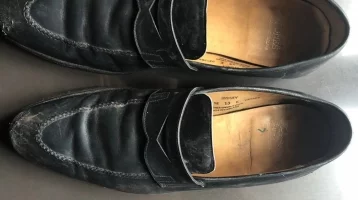 Фото: Украинская журналистка нашла «легендарные» поношенные ботинки Саакашвили 1