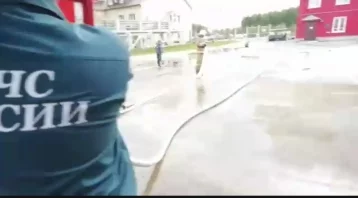 Фото: Момент гибели замначальника пожарно-спасательной части в Кузбассе попал на видео 1