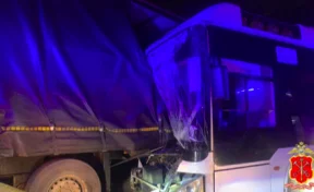 В ДТП с фурой и автобусом в Ленобласти пострадали 15 человек, 14 доставлены в больницы