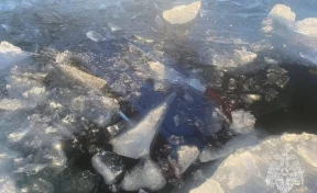 Внедорожник провалился под лёд и утонул в Байкале, погибла пассажирка