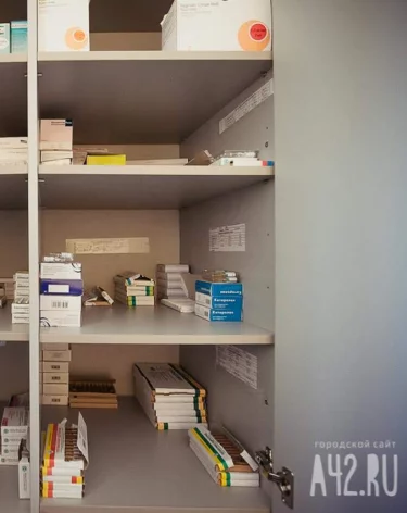 Нетрезвый житель Алтайского края попытался заночевать в кузбасской аптеке