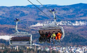 Горы, «пухляк» и отдых вне склонов: зачем ехать в Шерегеш зимой и летом