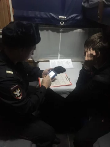 Фото: Кузбассовец пытался дать взятку транспортным полицейским в Хакасии 1