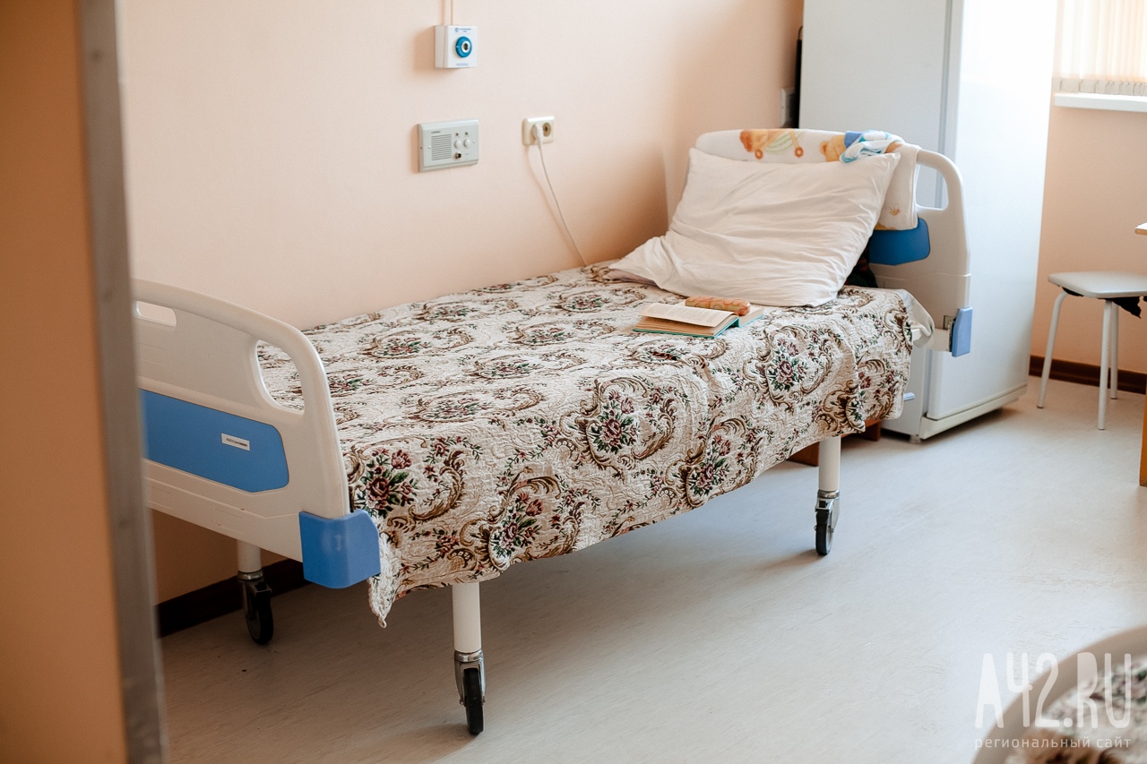 В Тыве более 30 детей госпитализировали с признаками отравления после смены в летнем лагере 