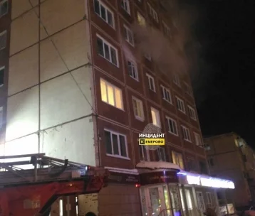 Фото: В Кемерове во время пожара в общежитии пострадала девушка 1