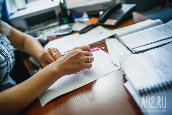 Минтруд: нельзя уволить сотрудника, который находится на больничном