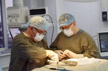 Фото: В Кузбассе врачи установили пенсионеру титановый протез черепа, сделанный с помощью 3D-технологий 1