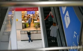В Петербурге трёхлетнего ребёнка «зажевал» эскалатор 
