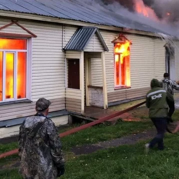 Фото: Появились подробности крупного пожара в здании дома культуры в Кузбассе 1