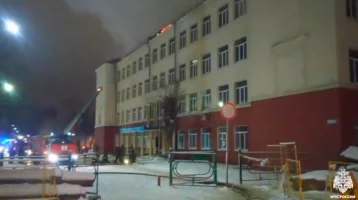 Фото: В Подольске горела школа на площади 770 квадратных метров 1
