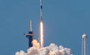 SpaceX запустила к МКС космический корабль Crew Dragon с людьми на борту 