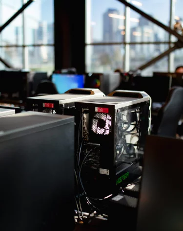 77-летняя стримерша CS2 из России стала номинантом зарубежной премии NNYS