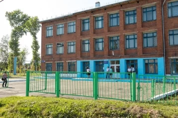 Фото: «Находиться здесь опасно»: в Кузбассе школу закрыли из-за аварийного состояния 1