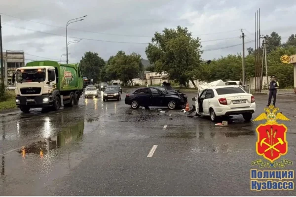 В Новокузнецке 5 человек пострадали в жёстком ДТП в непогоду
