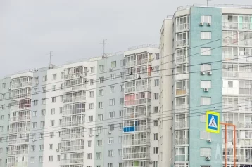 Фото: В Екатеринбурге женщина погибла при падении из окна многоэтажки  1