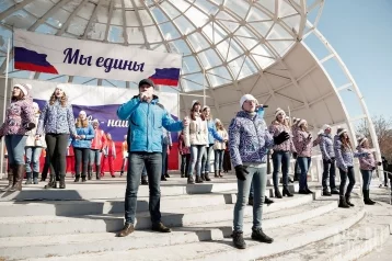 Фото: В Кемерове прошёл митинг в честь присоединения Крыма к России 1