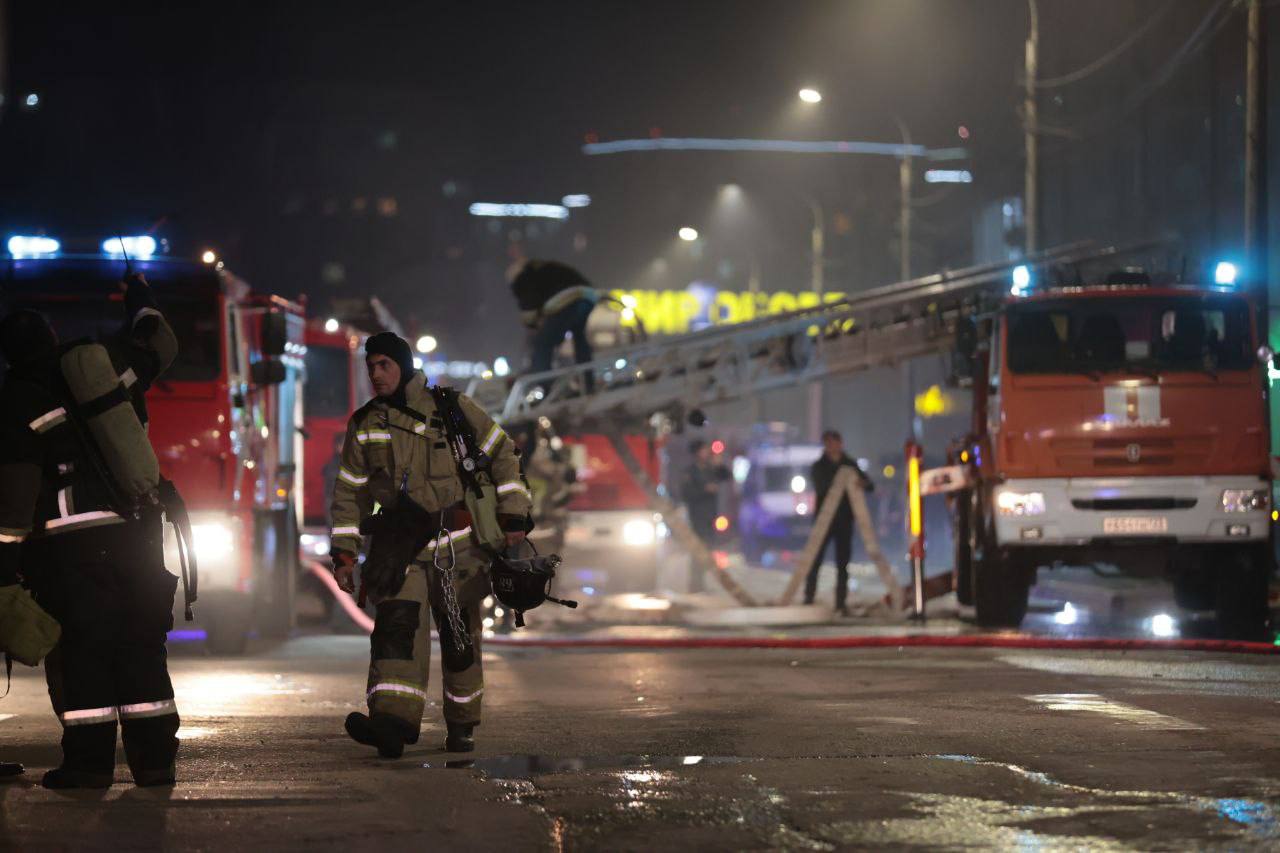 В Анапе горящую многоэтажку тушили 146 человек, пожар ликвидирован