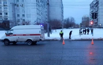 Фото: Машина скорой помощи насмерть сбила пожилую женщину в Новокузнецке 1