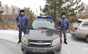 В Кузбассе сотрудники Росгвардии помогли пенсионерке с потерей памяти