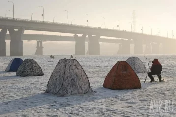 Фото: «Безопасный лёд»: в Кузбассе на водных объектах будут дежурить более 150 патрульных групп 1