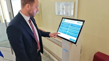 Фото: В Междуреченске открыли обновлённый ЗАГС, мэр поздравил первых молодожёнов 1