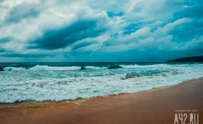Самолёт упал в море в Таиланде, пять человек погибли