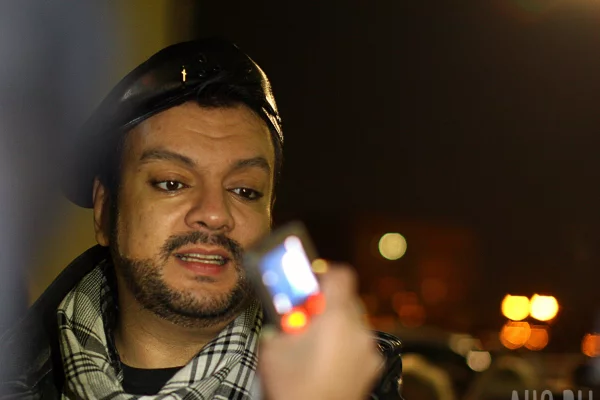 Закуривший прямо в аэропорту Барнаула Филипп Киркоров дал комментарий