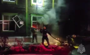 В Новосибирске при пожаре в двухэтажном доме пострадали 3 человека