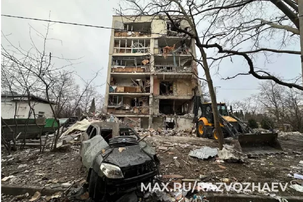 В Севастополе ввели режим ЧС после взрыва в жилом доме