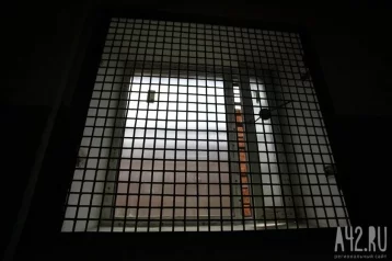 Фото: В США тюремную надзирательницу будут судить за секс с заключённым 1