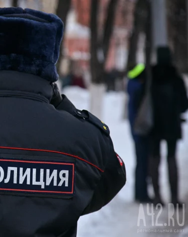 В Кемерове полицейские нашли мужчину, угрожавшего таксисту ножом