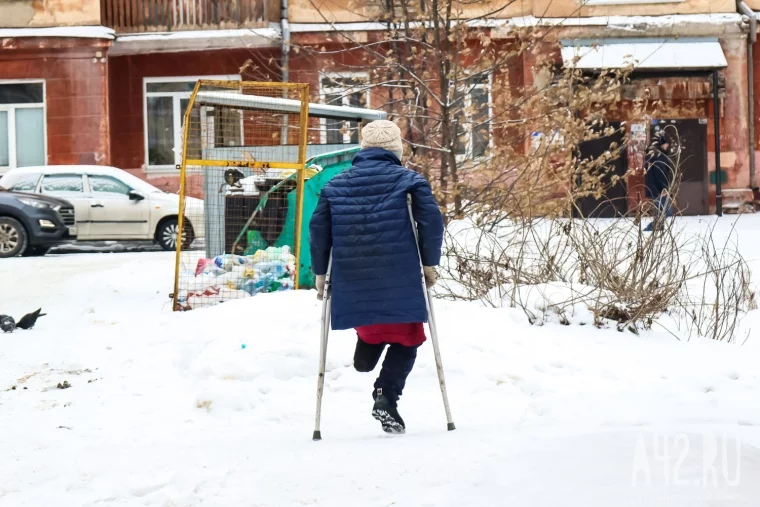 Фото: Мёртвые котята, остывшие батареи и угрозы дворнику ножом: как живут в кемеровском общежитии в Кировском районе 44