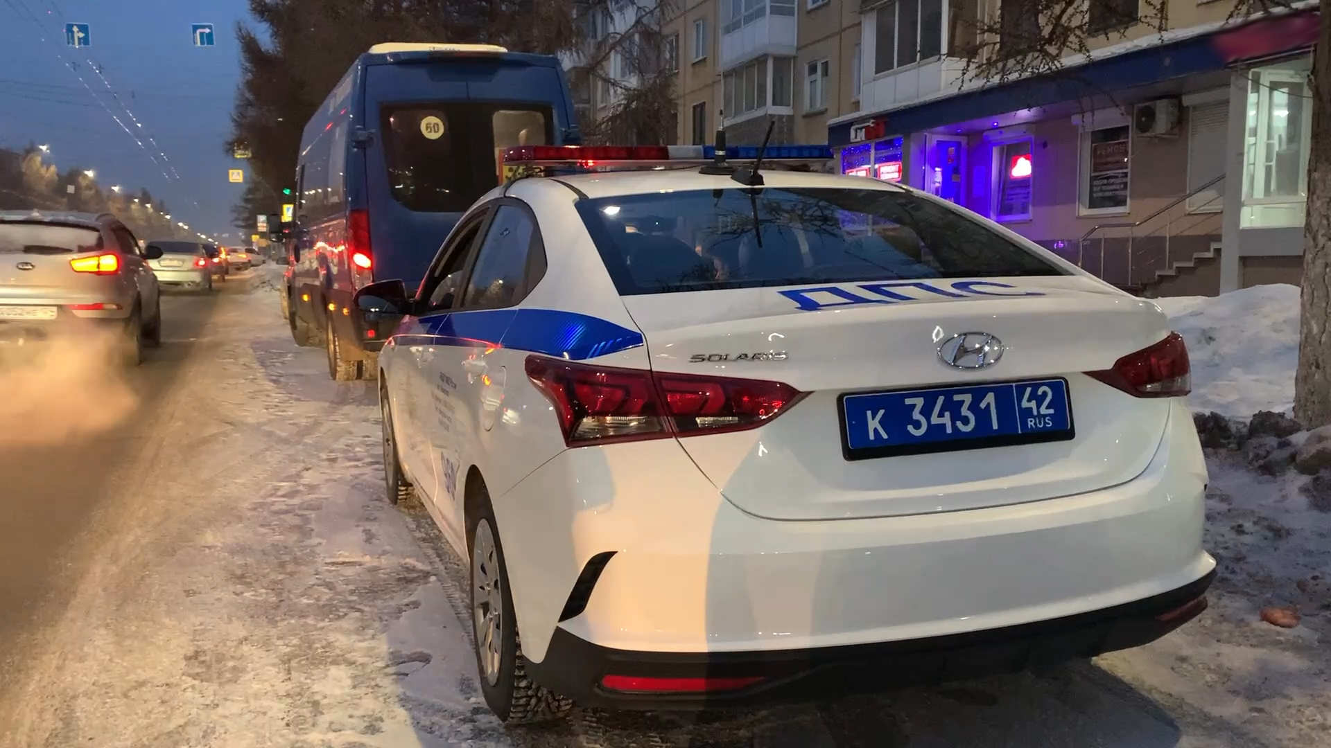 17 нарушений за сутки выявили инспекторы ГИБДД в общественном транспорте в Кемерове
