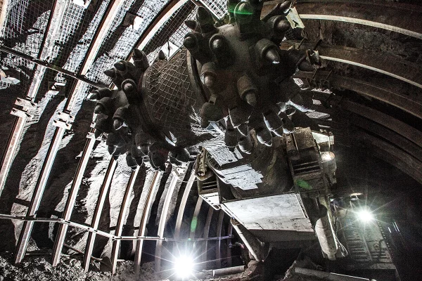 Бригада Александра Беркуты первой в «СУЭК-Кузбасс» прошла 4 километра выработок