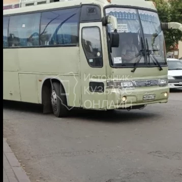 Фото: «Угрожает пассажирам»: кемеровчанка пожаловалась на водителя автобуса 1