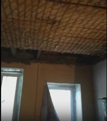 Фото: Жители многоквартирного дома в Кемерове пожаловались на обрушенный потолок 1
