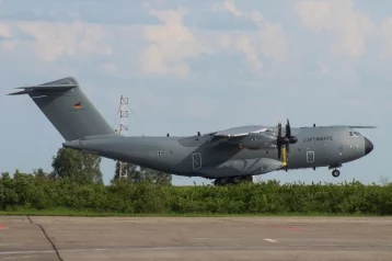 Фото: В Кемерове приземлился самолёт НАТО 1